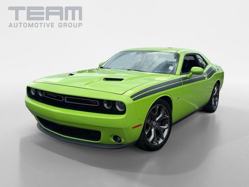 Used 2015 Dodge Challenger R/T w/ Quick Order Package 22B R/T RWD image 3
