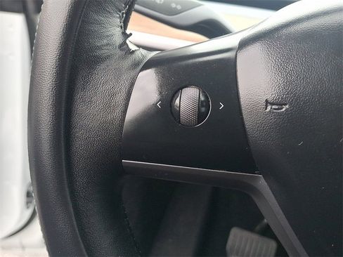 Used 2023 Tesla Model Y Long Range image 22