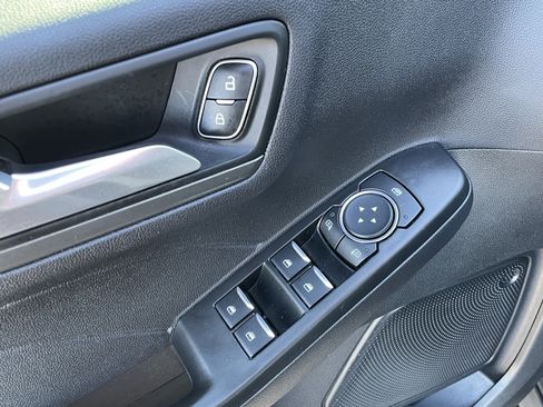 Used 2024 Ford Escape SE image 13