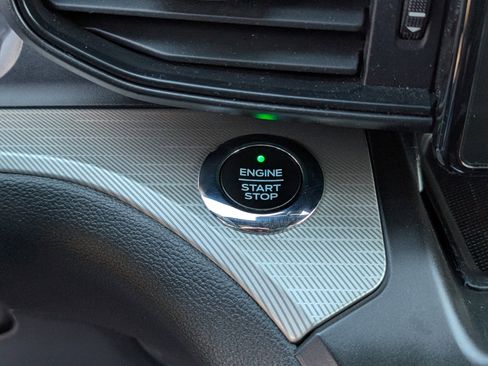 Certified 2020 Ford Explorer XLT image 25