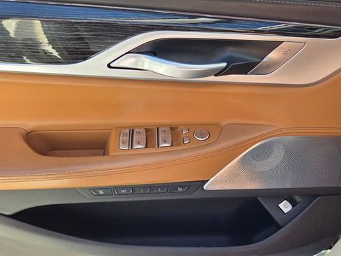 Used 2021 BMW 750i xDrive 750i xDrive w/ Executive Package image 34