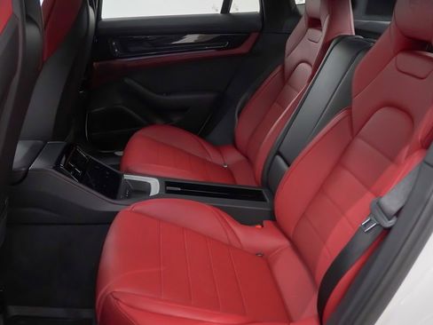 Certified 2025 Porsche Panamera 4 image 18