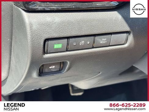 Used 2023 Nissan Sentra SV w/ SV Premium Package FWD image 17