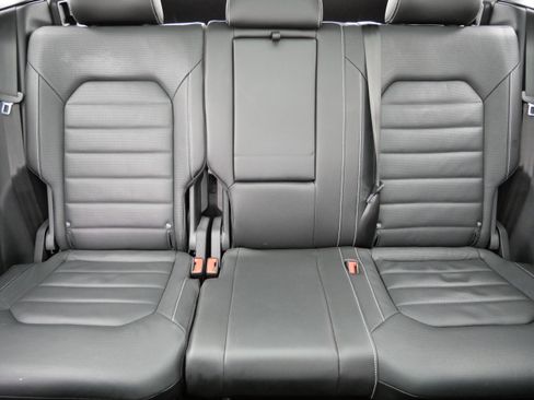 Used 2023 Volkswagen Atlas Cross Sport SEL Premium R-Line AWD/4WD image 13
