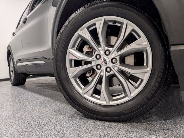 Used 2023 Ford Explorer XLT w/ Equipment Group 202A AWD/4WD image 2
