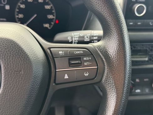 Used 2024 Honda HR-V LX image 17