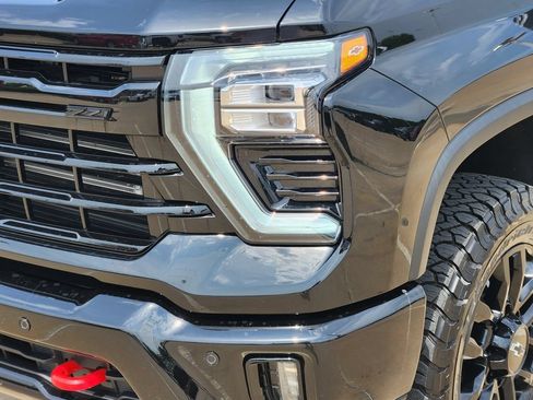 Used 2026 Chevrolet Silverado 2500 LTZ w/ LTZ Plus Package AWD/4WD image 10