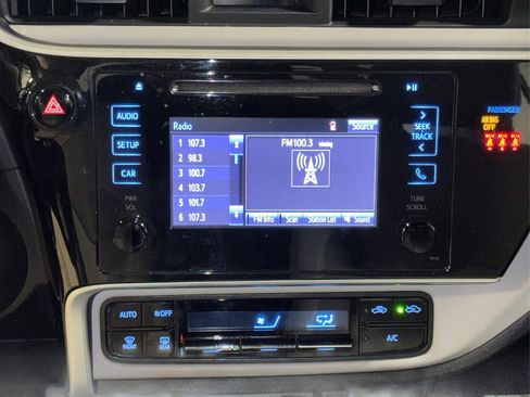 Used 2019 Toyota Corolla LE image 21