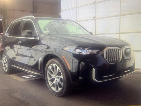 Used 2025 BMW X5 xDrive40i AWD/4WD image 4