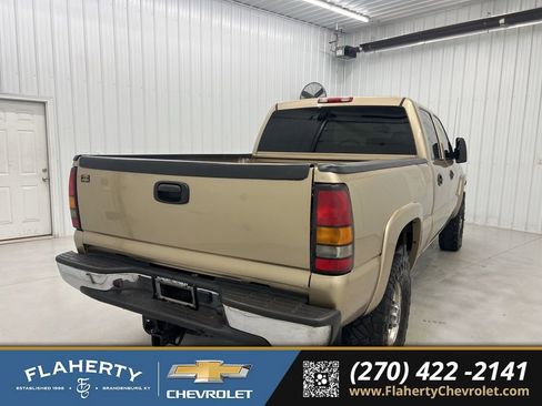 Used 2005 GMC Sierra 2500 SLE w/ Heavy-Duty Power Package image 3