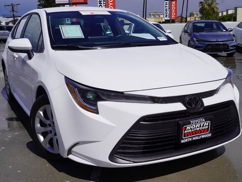 Certified 2025 Toyota Corolla LE image 2
