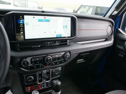 Used 2024 Jeep Wrangler Unlimited Rubicon w/ Safety Group image 18