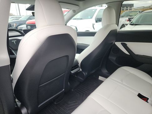 Used 2021 Tesla Model Y Long Range image 25