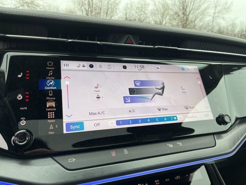 Used 2025 Jeep Wagoneer S Limited image 17