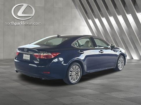 Used 2014 Lexus ES 350 w/ Luxury Package FWD image 6