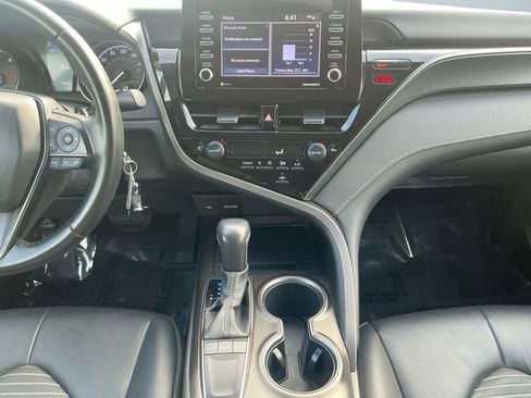 Used 2023 Toyota Camry SE image 12