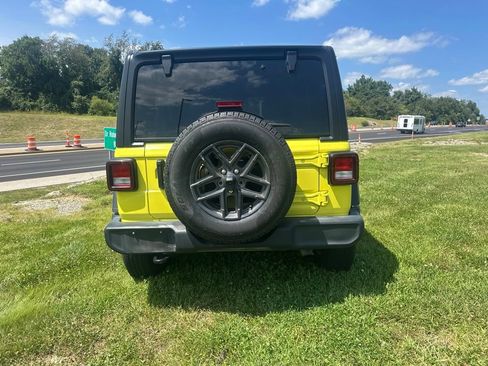 Used 2024 Jeep Wrangler Unlimited Sport AWD/4WD image 6