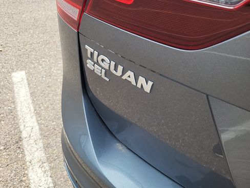 Used 2019 Volkswagen Tiguan SEL R-Line AWD/4WD image 30