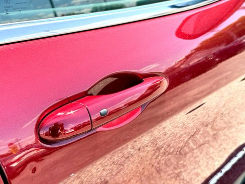 Used 2019 Jeep Cherokee Latitude Plus w/ Comfort/Convenience Group image 89