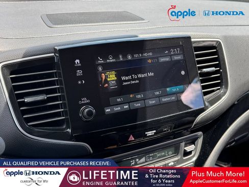 Used 2019 Honda Pilot Touring image 11