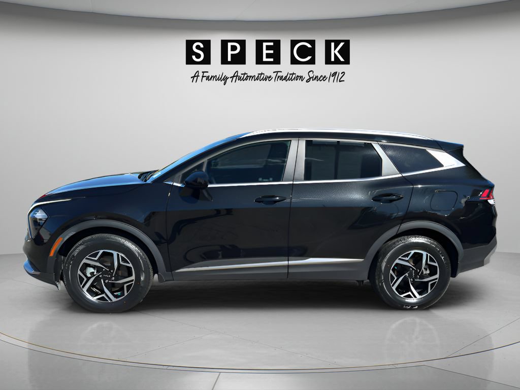 Used 2023 Kia Sportage LX AWD/4WD image 2