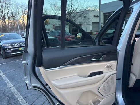 Certified 2022 Jeep Grand Cherokee Limited image 35