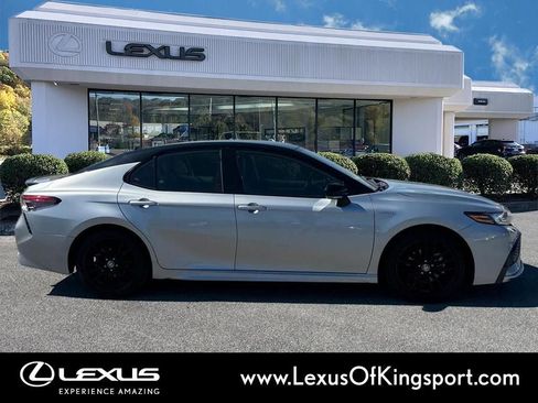 Used 2021 Toyota Camry XSE image 6