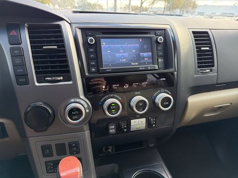 Used 2017 Toyota Sequoia Platinum image 14