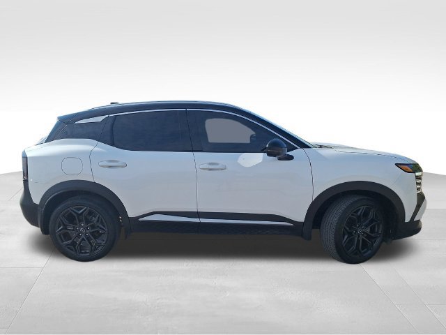 Certified 2025 Nissan Kicks SR w/ SR Premium Package AWD/4WD image 9