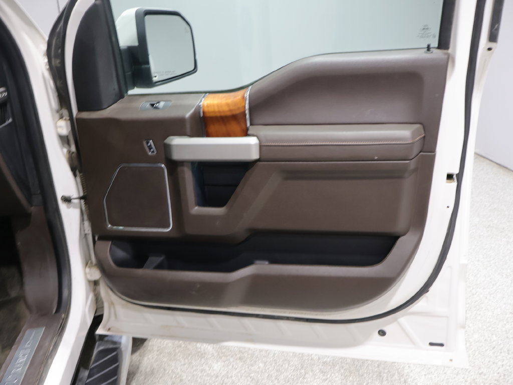 Used 2015 Ford F150 King Ranch w/ Equipment Group 601A Luxury AWD/4WD image 28