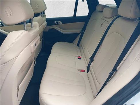 Used 2022 BMW X5 xDrive40i w/ Premium Package image 12