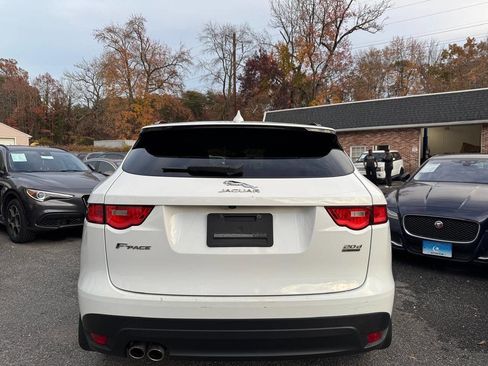 Used 2018 Jaguar F-PACE Premium image 13