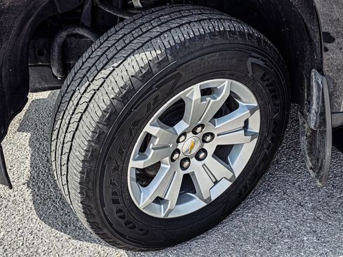 Used 2022 Chevrolet Colorado LT AWD/4WD image 14
