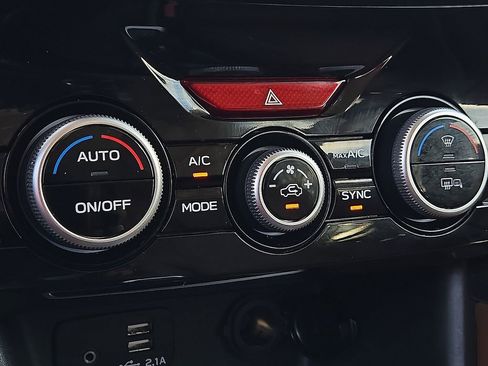 Used 2022 Subaru Forester Touring w/ Popular Package #2 image 17