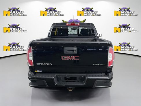 Used 2018 GMC Canyon Denali image 6