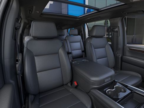New 2025 Chevrolet Suburban Z71 w/ Z71 Off-Road Package image 17