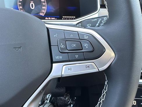 New 2025 Volkswagen Taos SE image 18