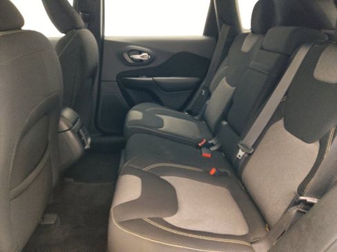 Used 2014 Jeep Cherokee Sport w/ Trailer Tow Group FWD image 18