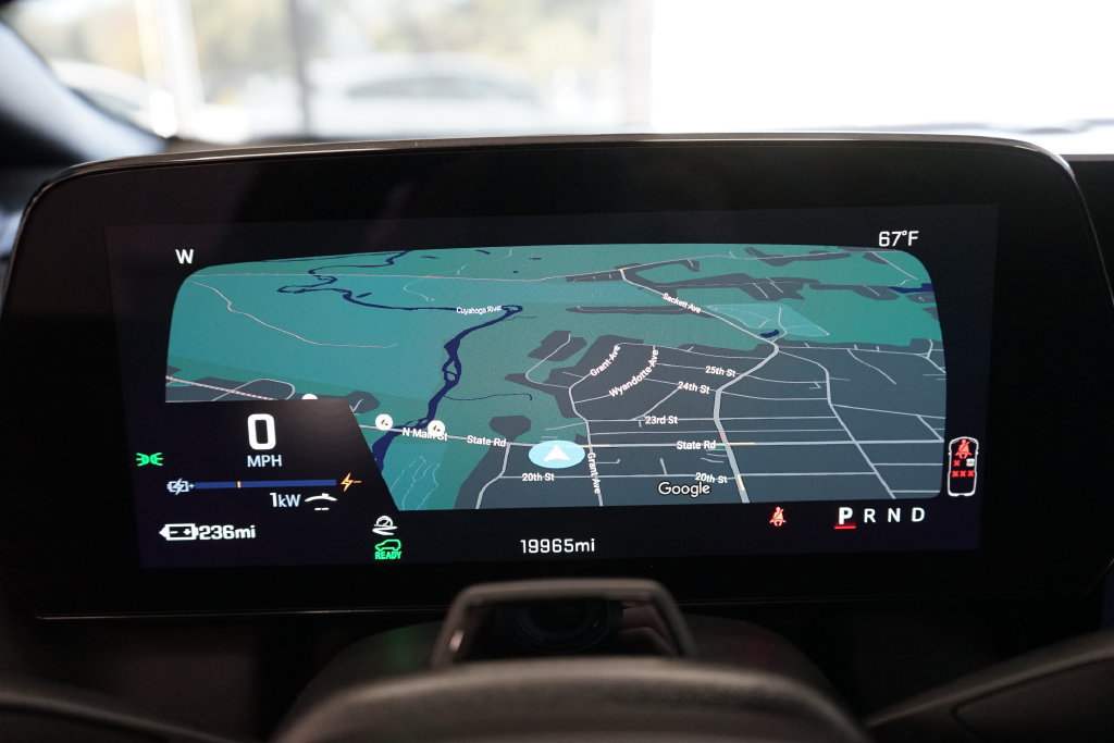 Used 2024 Chevrolet Equinox EV RS w/ Active Safety Package 3 FWD image 34
