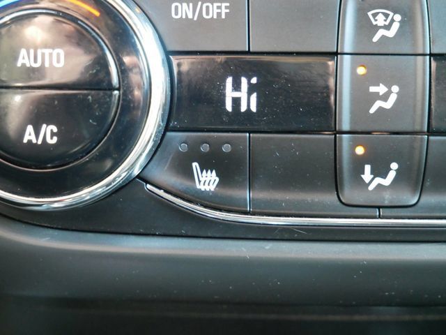 Used 2022 Chevrolet TrailBlazer RS w/ Technology Package AWD/4WD image 17
