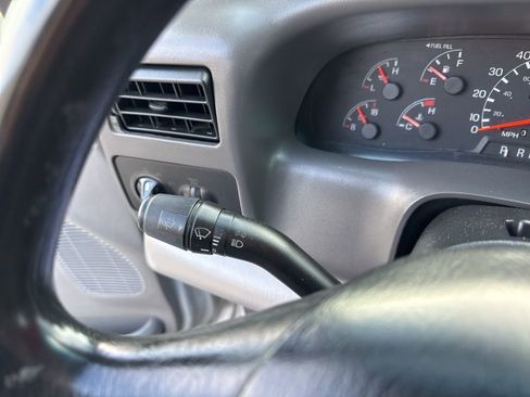 Used 1999 Ford F250 XLT image 19