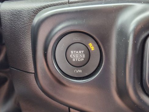 Used 2023 Jeep Wrangler Unlimited Sahara w/ Cold Weather Group AWD/4WD image 31
