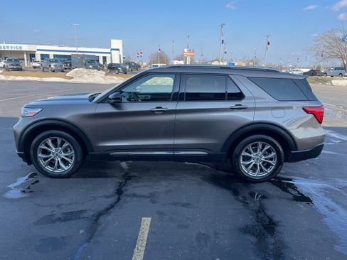 Used 2021 Ford Explorer Limited w/ Equipment Group 301A image 6