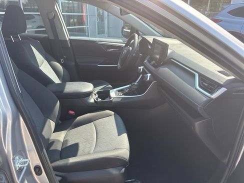 Used 2021 Toyota RAV4 XLE AWD/4WD image 29