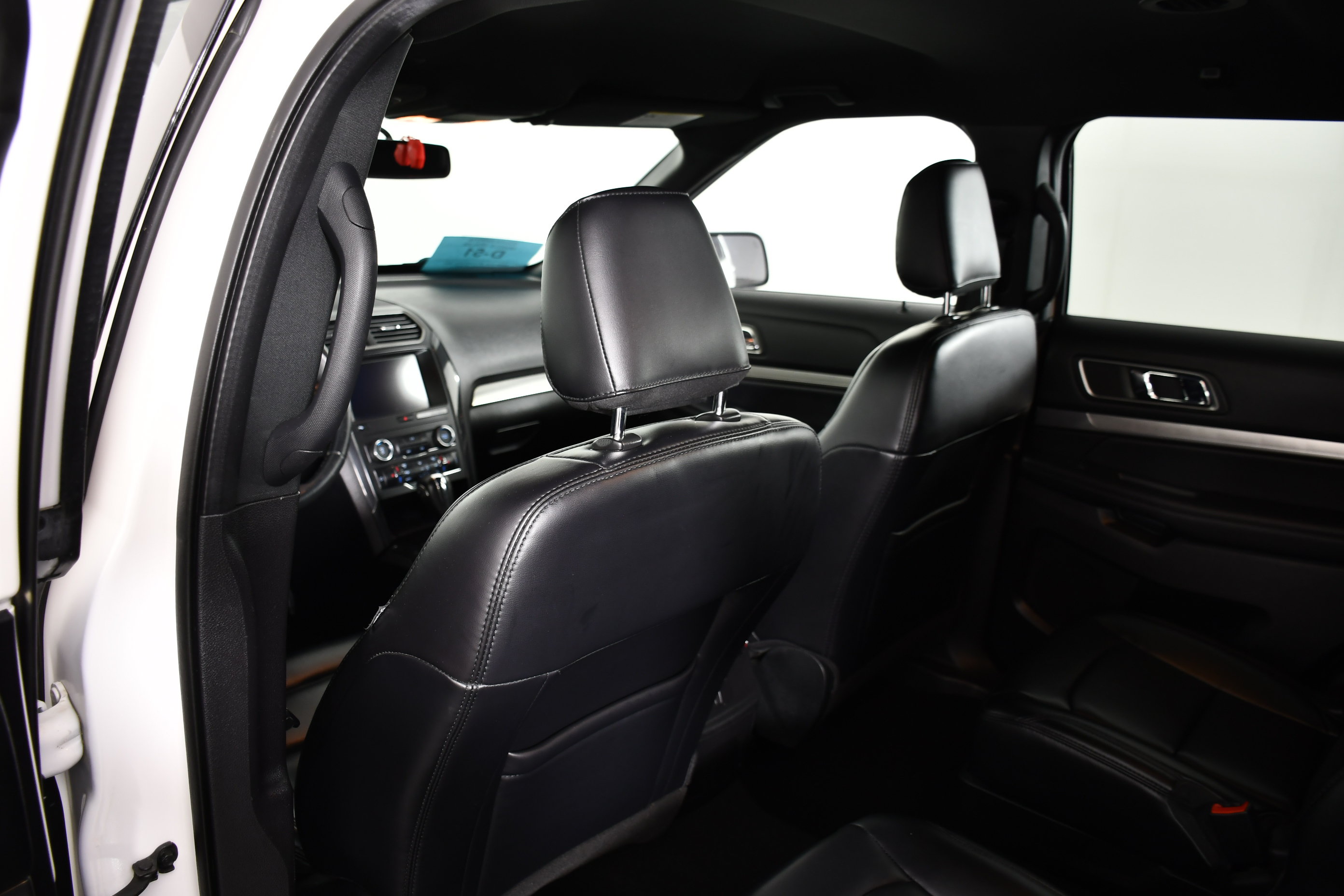 Used 2019 Ford Explorer XLT w/ Equipment Group 202A AWD/4WD image 44