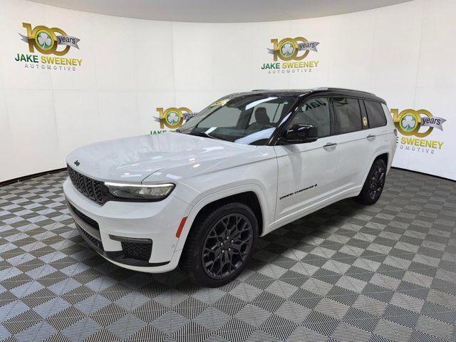 Used 2023 Jeep Grand Cherokee L Summit w/ Advanced Protech Group IV AWD/4WD image 4
