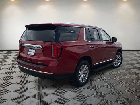 Used 2024 GMC Yukon SLT AWD/4WD image 5