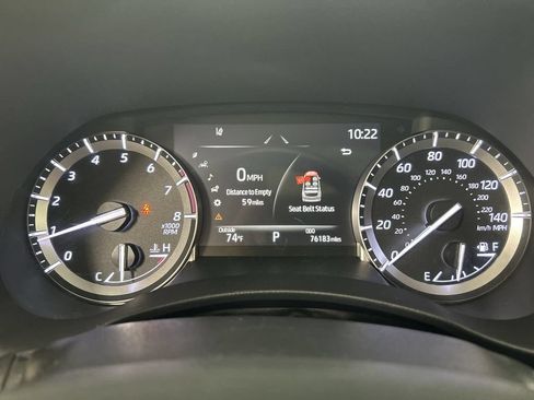Used 2022 Toyota Highlander XLE AWD/4WD image 13