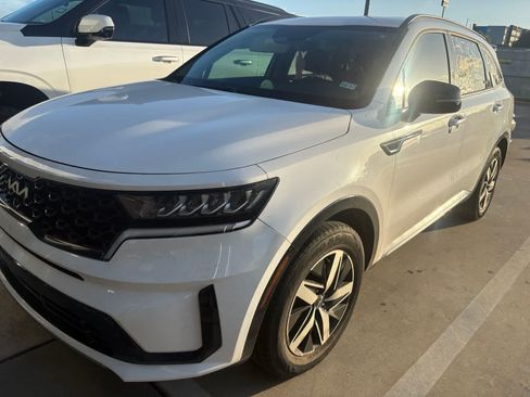 Used 2022 Kia Sorento S FWD image 1