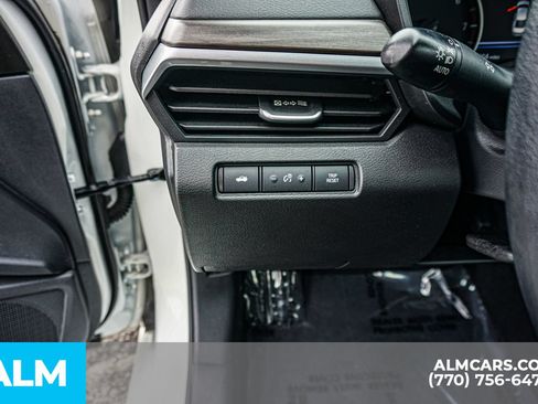 Used 2025 Nissan Altima 2.5 SV FWD image 36